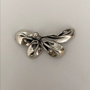 Silver Leaf Pin with Pearl